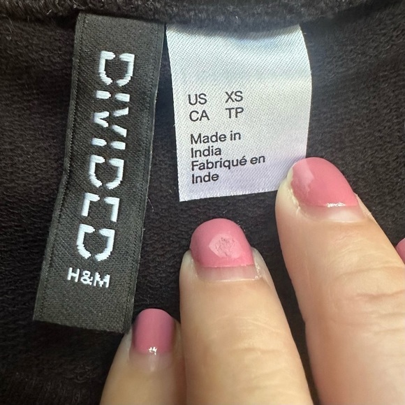 H&M Divided Light Sweatshirt - Picture 2 of 4